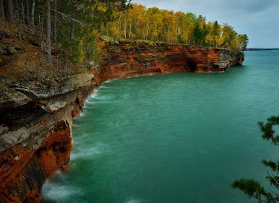 wisconsin/apostle-islands/attraction/lakeshore-trail-trailhead