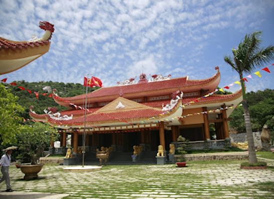 vietnam/vung-tau/attraction/historic-area-minh-dam