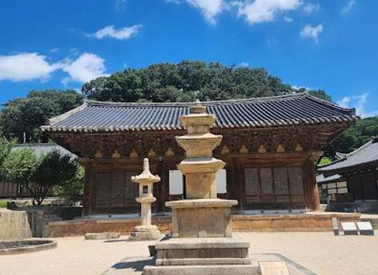 south-korea/yeongnam-region/attraction/tongdosa
