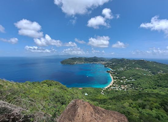 saint-vincent-and-the-grenadines/mayreau/attraction/ma-peggy-peak