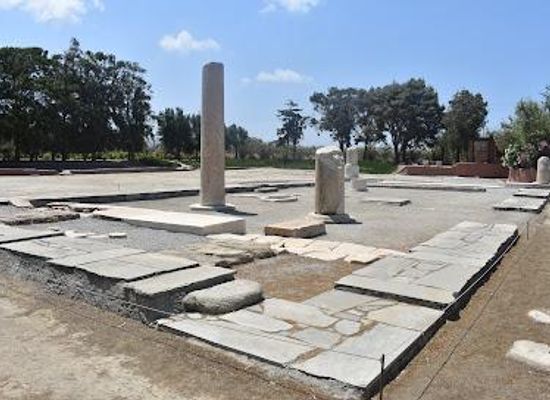 greece/cyclades/attraction/ancient-temple-of-dionysus-yria