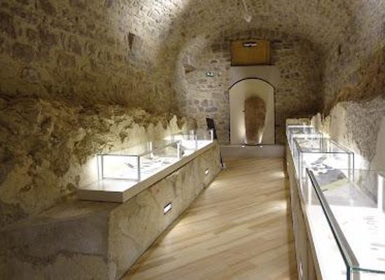 france/languedoc/attraction/maison-des-consuls-art-and-archeology-museum