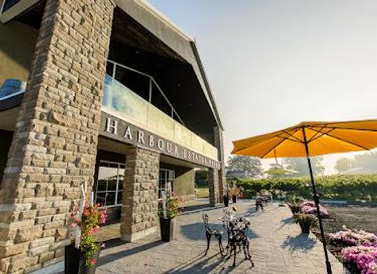 canada/niagara-peninsula/attraction/harbour-estates-winery