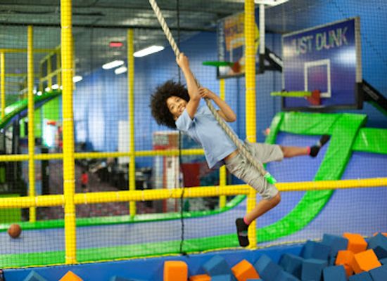 texas/golden-triangle/attraction/jumping-world