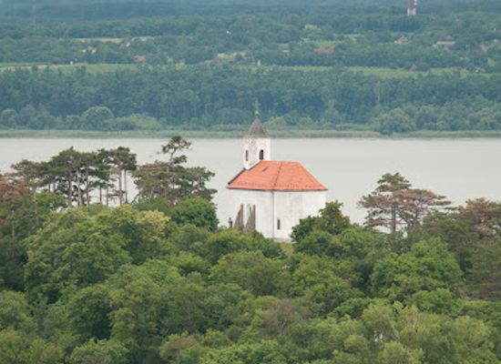 hungary/western-transdanubia/attraction/vonyarcvashegyi-szent-mihaly-kapolna
