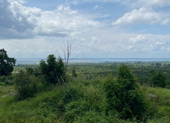 ghana/lake-volta/attraction/kaemu-mountains