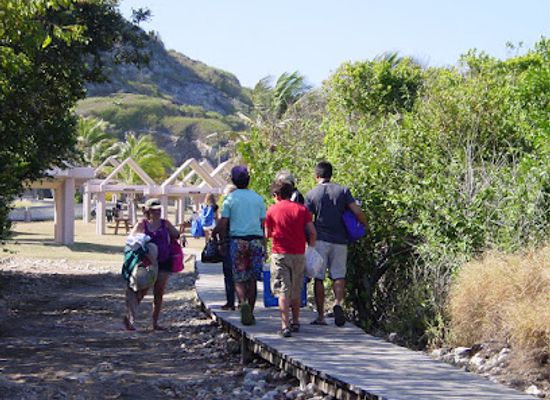 puerto-rico/central-mountain-range/attraction/isla-caja-de-muertos