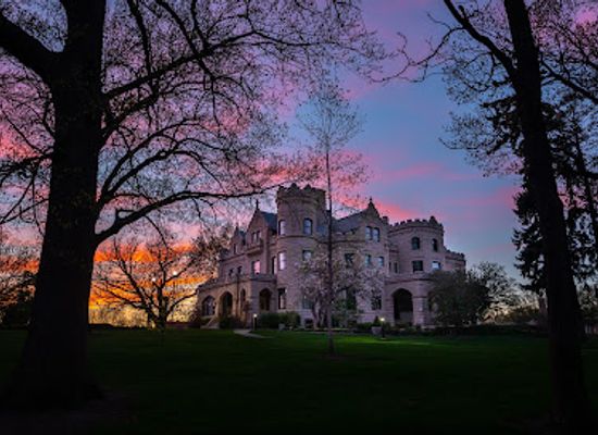 nebraska/omaha/blackstone-district/attraction/joslyn-castle-gardens