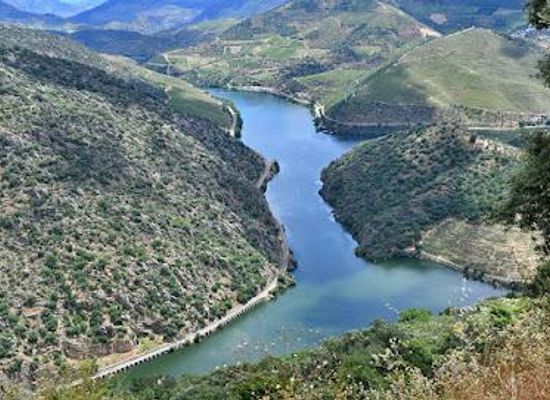 portugal/serra-do-marao/attraction/miradouro-de-sao-salvador-do-mundo