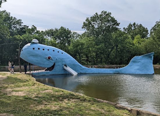 oklahoma/tulsa/attraction/blue-whale-of-catoosa