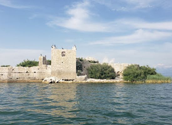 montenegro/skadar-lake-region/attraction/swan-boat-lake-skadar