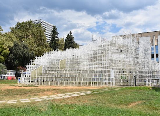 albania/has/attraction/the-cloud