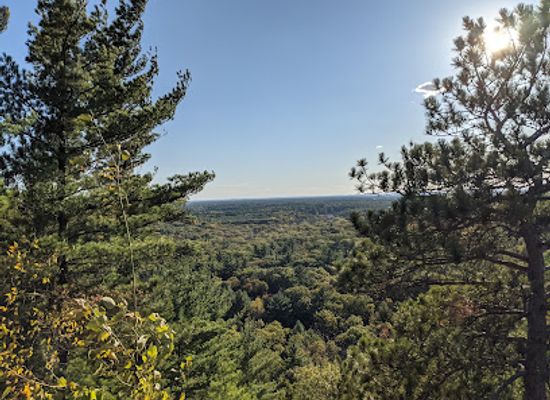 wisconsin/glacial-lake-wisconsin/attraction/roche-a-cri-state-park