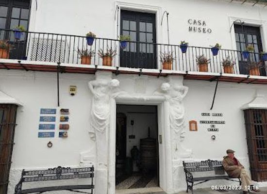 spain/andalusia/attraction/museo-historico-etnologico