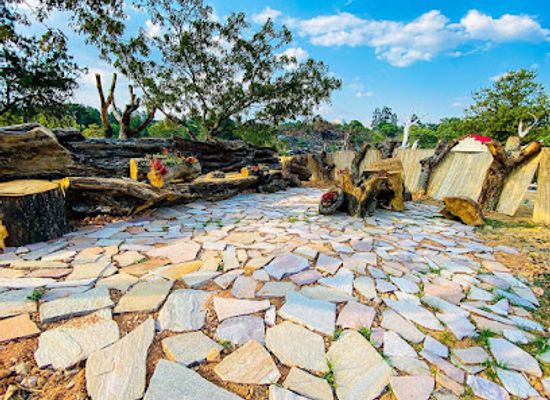 zimbabwe/nyanga-national-park/attraction/knowz-wandaland