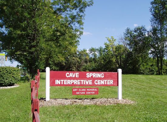 missouri/independence/attraction/cave-spring-park
