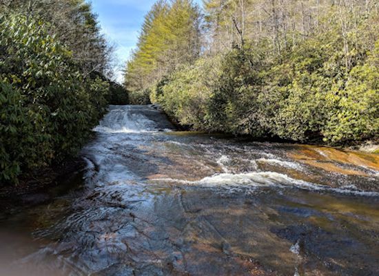 north-carolina/great-smoky-mountains/attraction/granny-burrell-falls