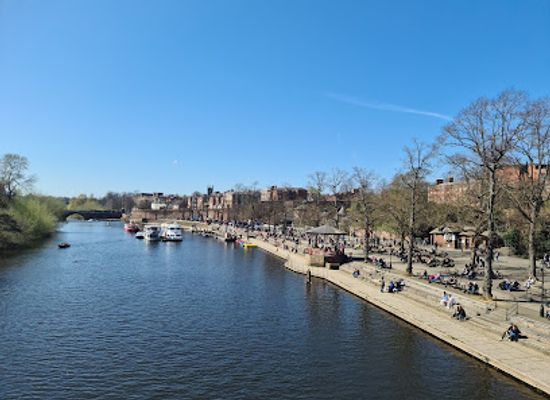 united-kingdom/cheshire/landmark/queens-park-bridge