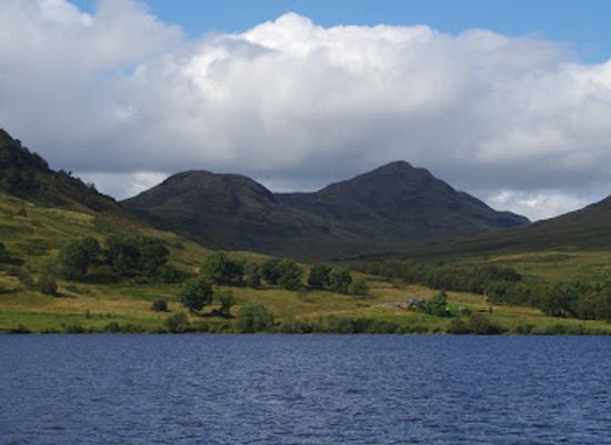 united-kingdom/loch-lomond-&-the-trossachs-national-park/attraction/tom-weir-statue