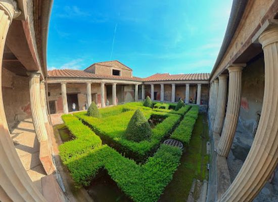 italy/pompeii/amphitheatre-of-pompeii/attraction/scavi-di-pompei-ingresso-piazza-immacolata