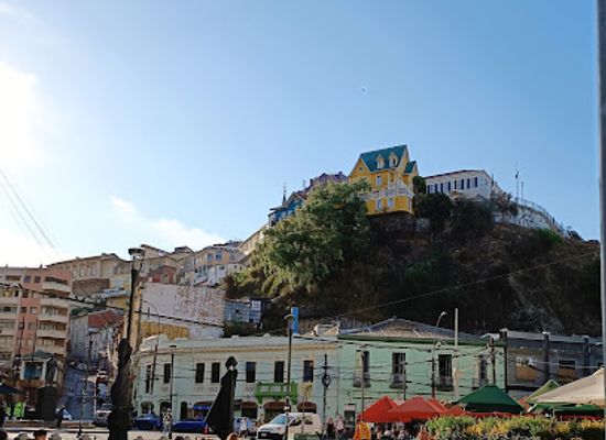 chile/valparaiso/cerro-bellavista/attraction/plaza-civica