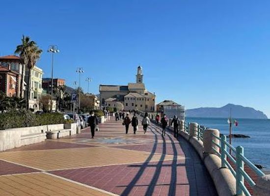 italy/genoa/attraction/corso-italia