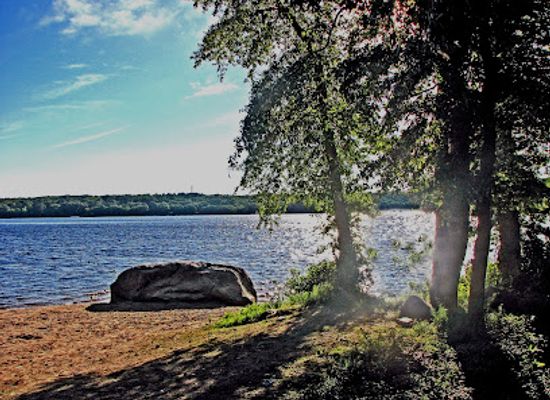 rhode-island/burlingame-state-park/attraction/burlingame-state-park-beach