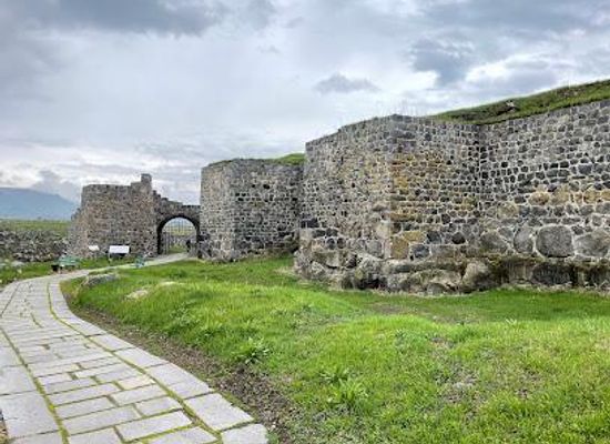 armenia/alaverdi/attraction/lori-castle