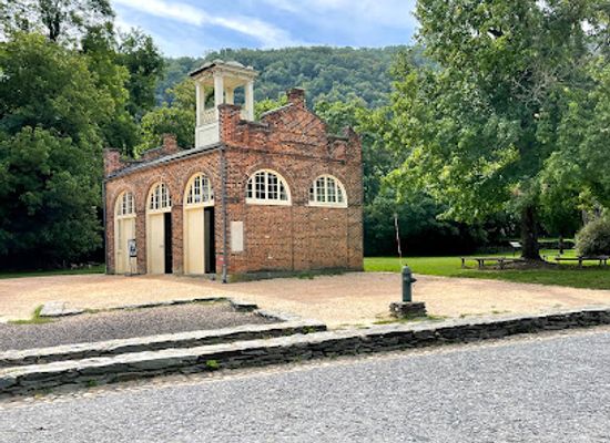 west-virginia/harpers-ferry-national-historical-park/attraction/arsenal-square