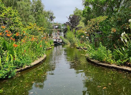 jersey/la-rocque-harbour/attraction/reg-s-award-winning-gardens