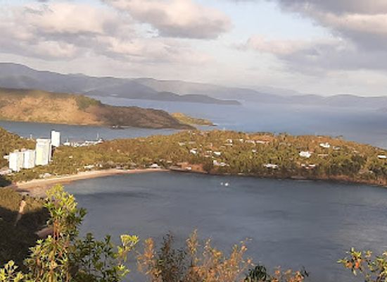 australia/whitsunday-islands/attraction/scenic-trail-entrance