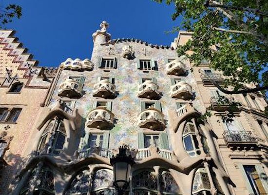 spain/barcelona/attraction/illa-de-la-discordia