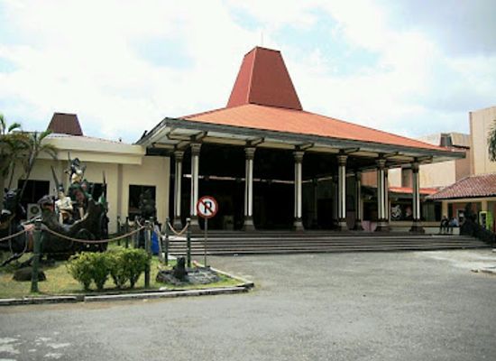indonesia/semarang/attraction/museum-ranggawarsita