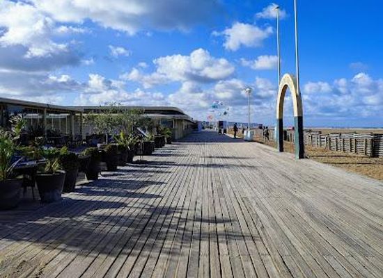france/normandy/attraction/les-planches-de-deauville
