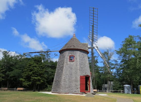 massachusetts/barnstable-county/attraction/windmill-green-and-bandstand