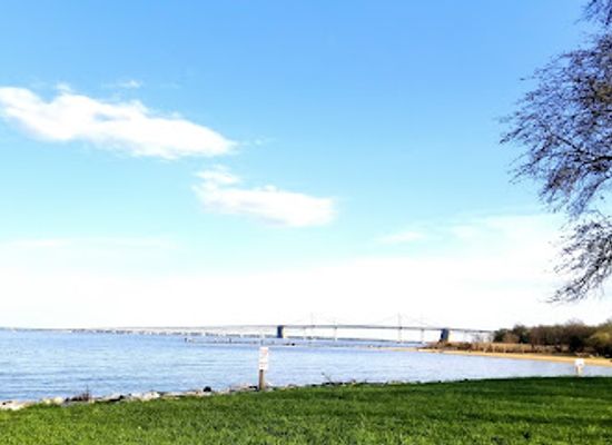 maryland/sandy-point-state-park/attraction/flounder-pavilion-beach-front-sandy-point-state-park