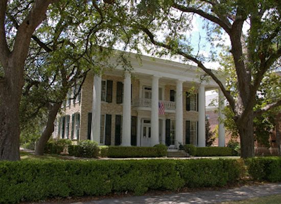 texas/austin/attraction/neill-cochran-house-museum