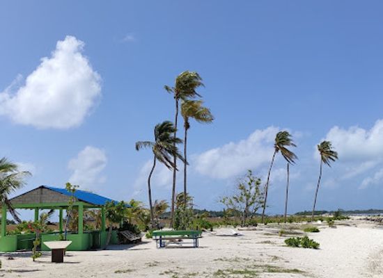 maldives/huraa/attraction/local-beach