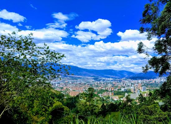 colombia/medellin/envigado/attraction/chorro-de-las-campanas