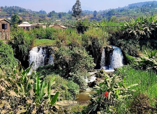 rwanda/gitarama/attraction/cyuve-waterfall