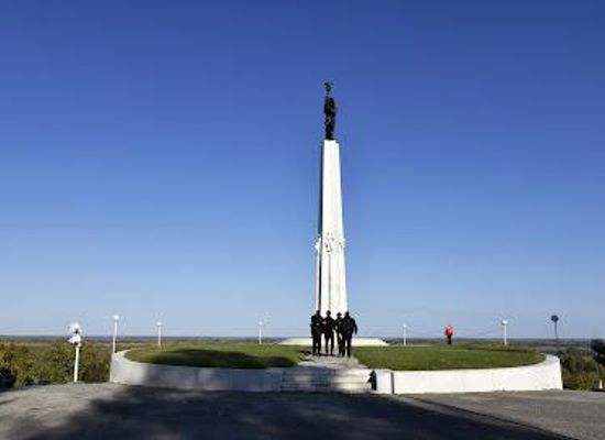 croatia/slavonia/attraction/monument-of-batina-battle-julka