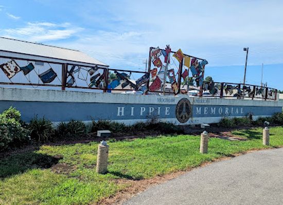 illinois/northern-illinois/attraction/hippie-memorial