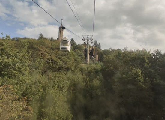 portugal/guimaraes/attraction/teleferico-station
