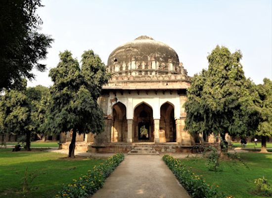 india/delhi/lodhi-gardens/attraction/sikandar-lodi-tomb-delhi