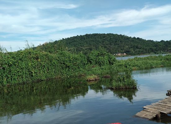 uganda/bunyoro/attraction/lakeside-adventure-park