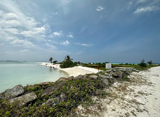 maldives/kaafu-atoll/attraction/thulusdhoo-sunset-beach