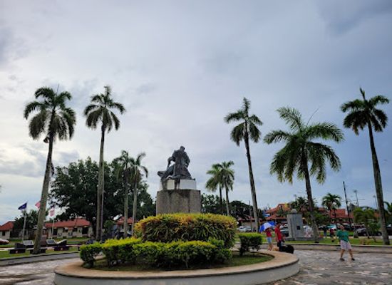 guam/agana-heights/attraction/guam-gold-star-families-memorial