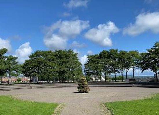 ireland/ennis/attraction/arthur-s-quay-park
