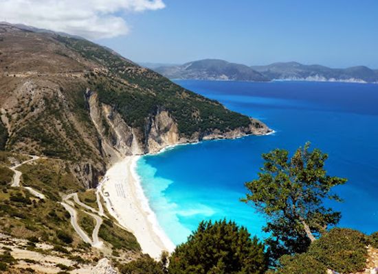 greece/kefalonia/attraction/myrtos-cave