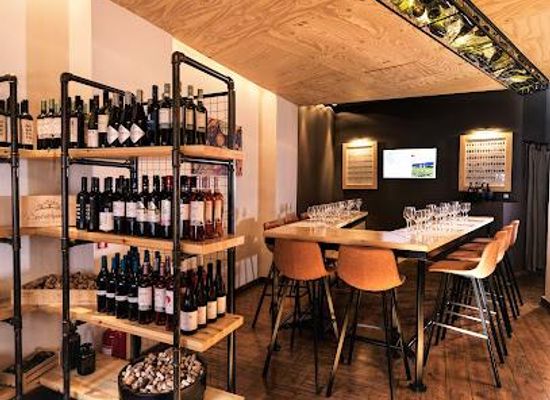 greece/athens/attraction/athens-wine-tasting